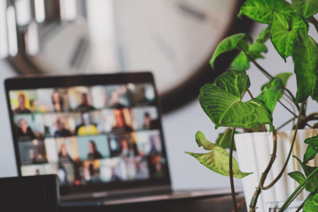 Managing CX, UX in the World of Hybrid Working